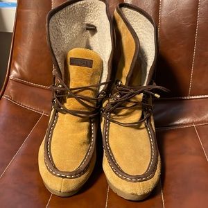 Tommy Hilfiger Pure Leather and well insulated wedge boots